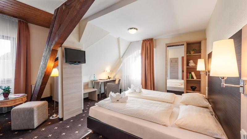 Hessischer Hof Ober-Ramstadt Экстерьер фото